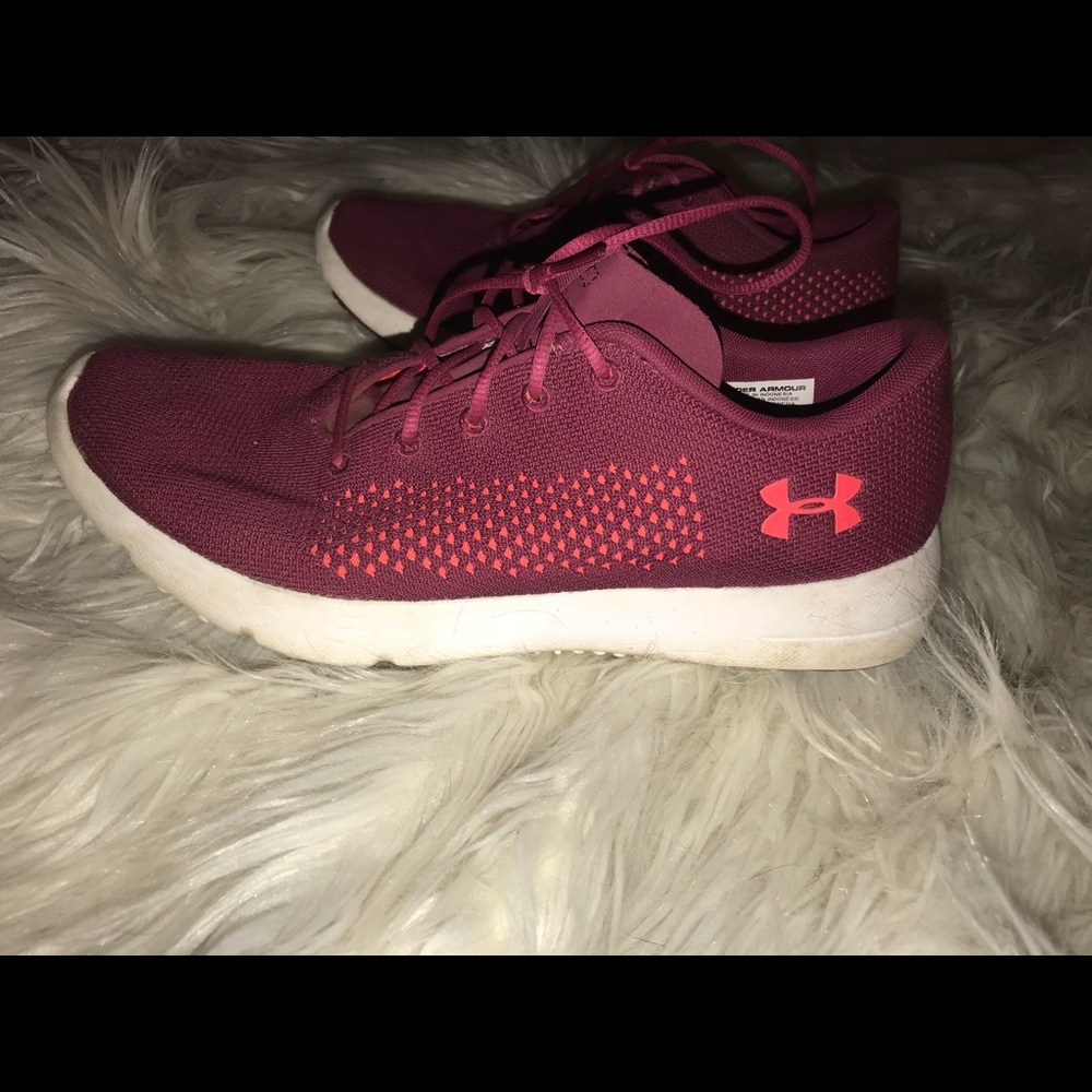 Under Armour - maroon running shoes